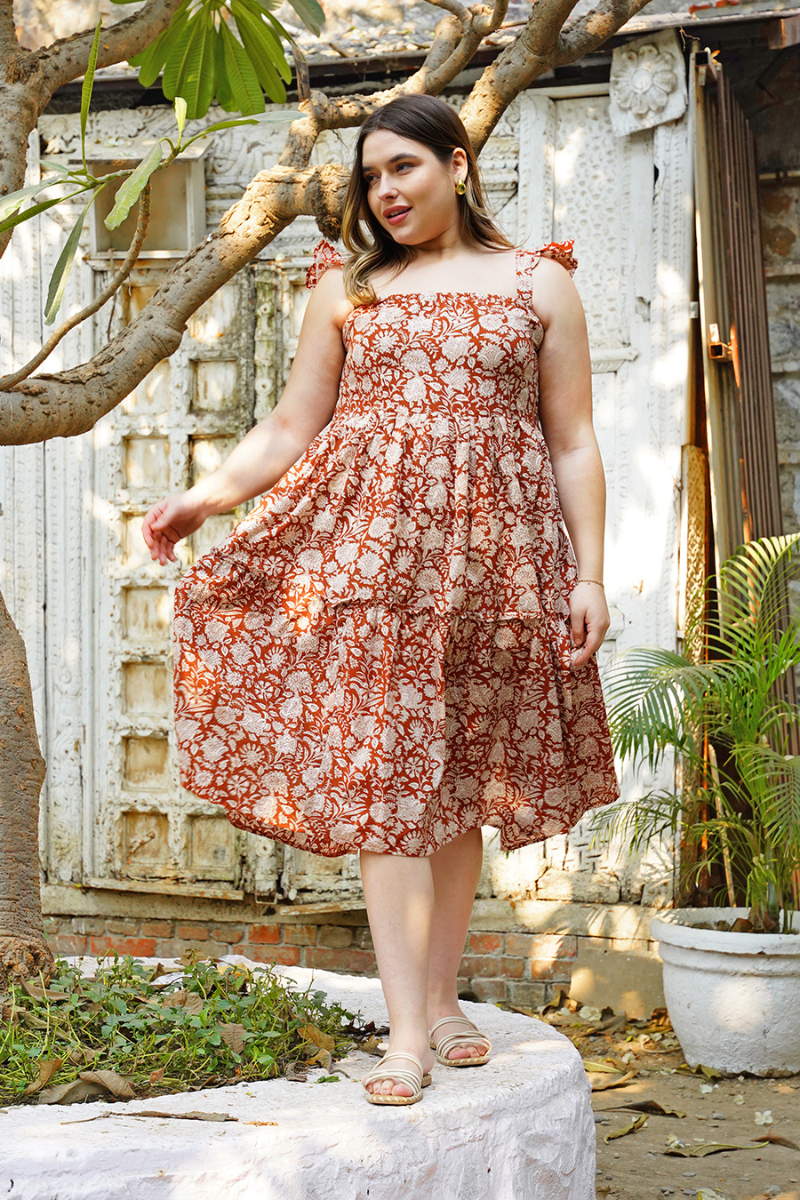 Tiered flowy midi dress – Mittika in motion