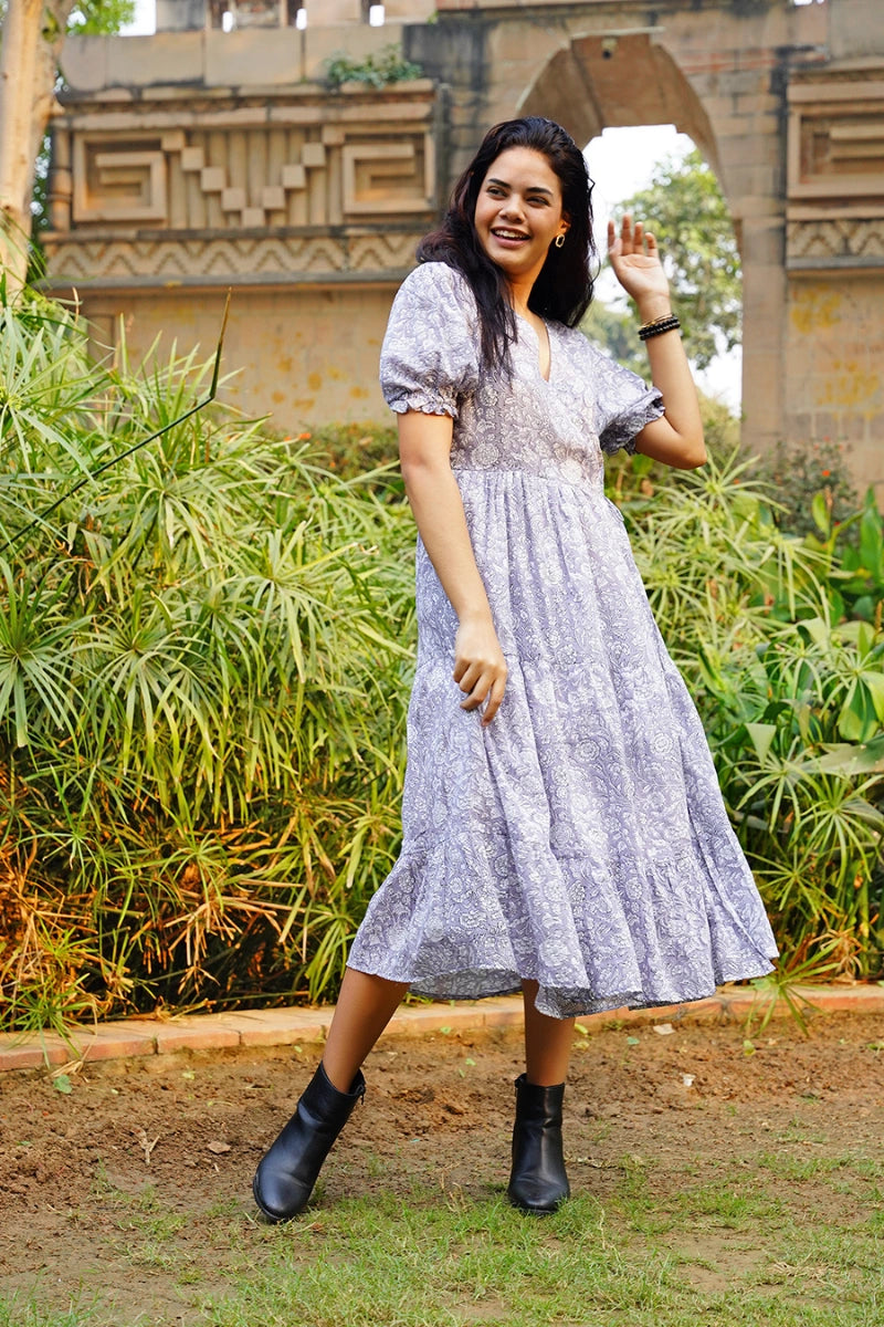 Elegant cotton wrap midi – Vrinda in natural light