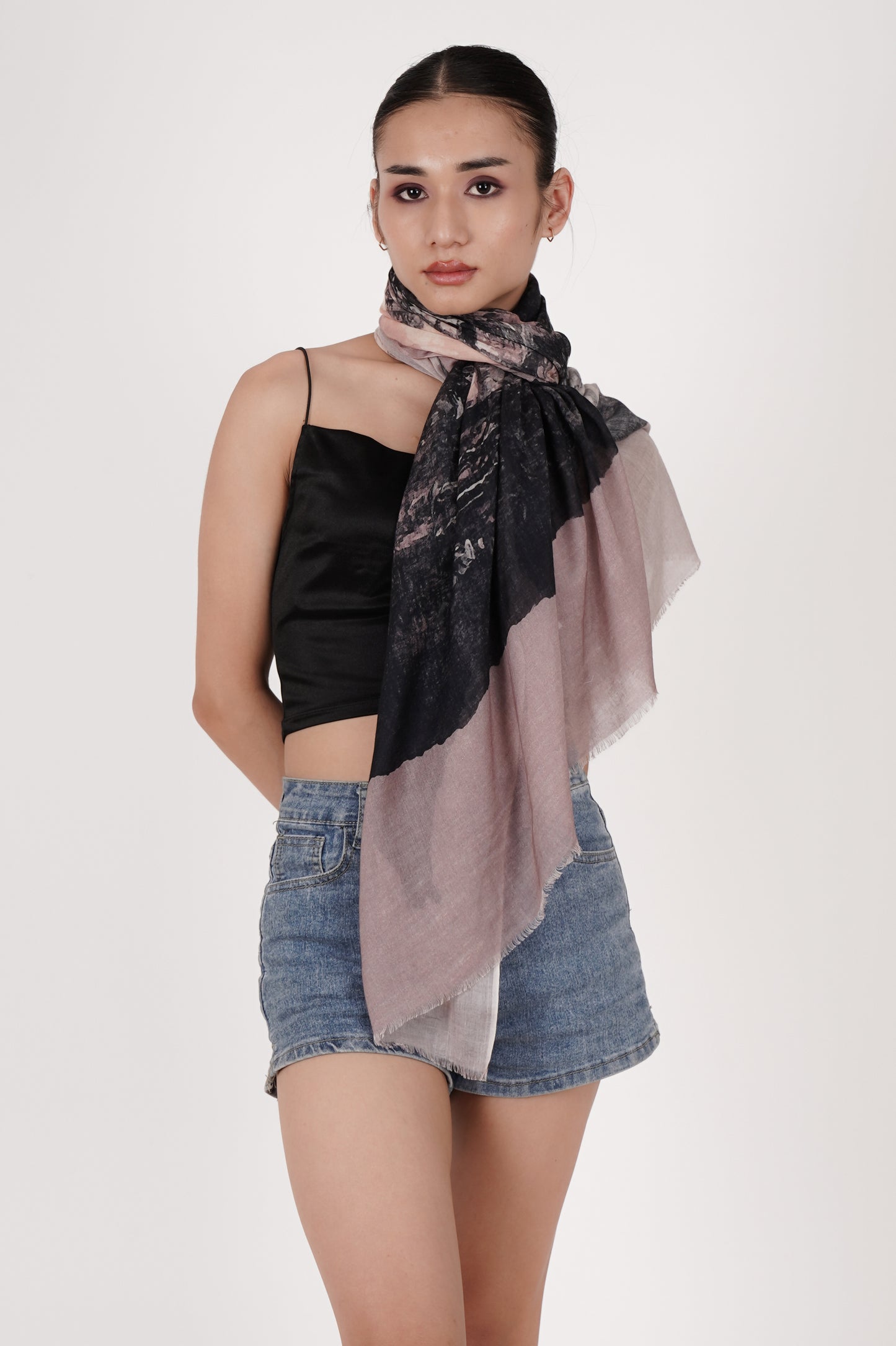 Noirith Scarf